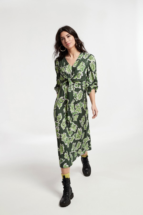VESTIDO CON ATADO EN...