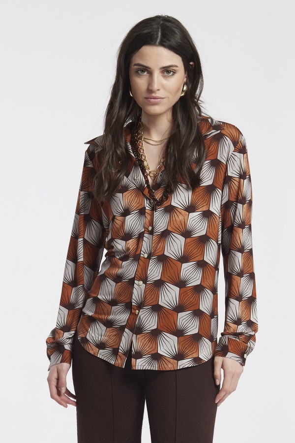 CAMISA ENTALLADA ESTAMPADO