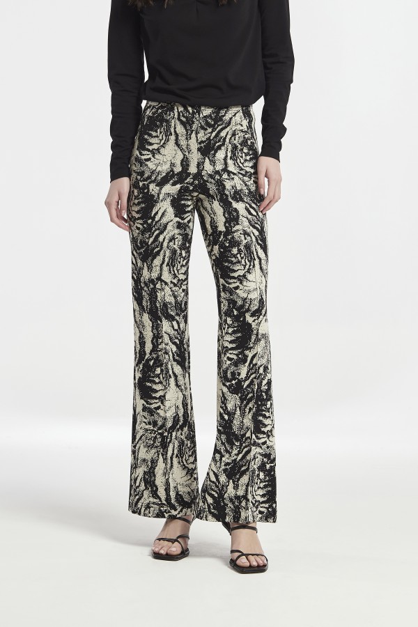 FLOWERS JACQUARD KNIT...