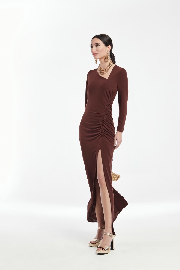 VESTIDO LARGO ESCOTE...